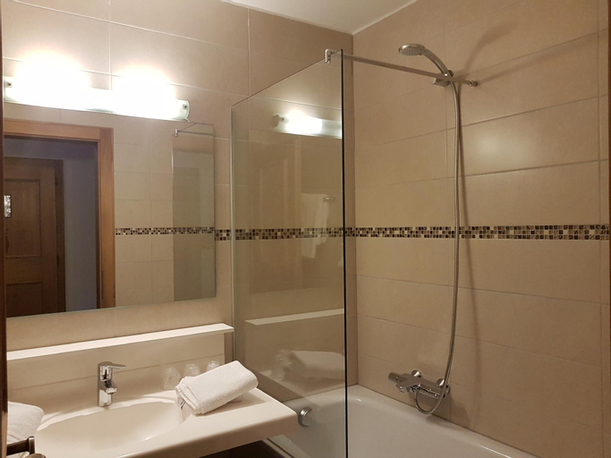 Bathroom 11
