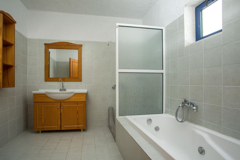 Bathroom 3, ILIDI Rock, South Aegean