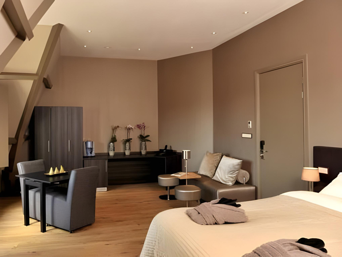 Bedroom 2, Brasss Hotel Suites, Haarlem