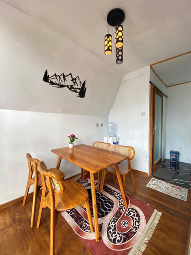 Dining Room 11