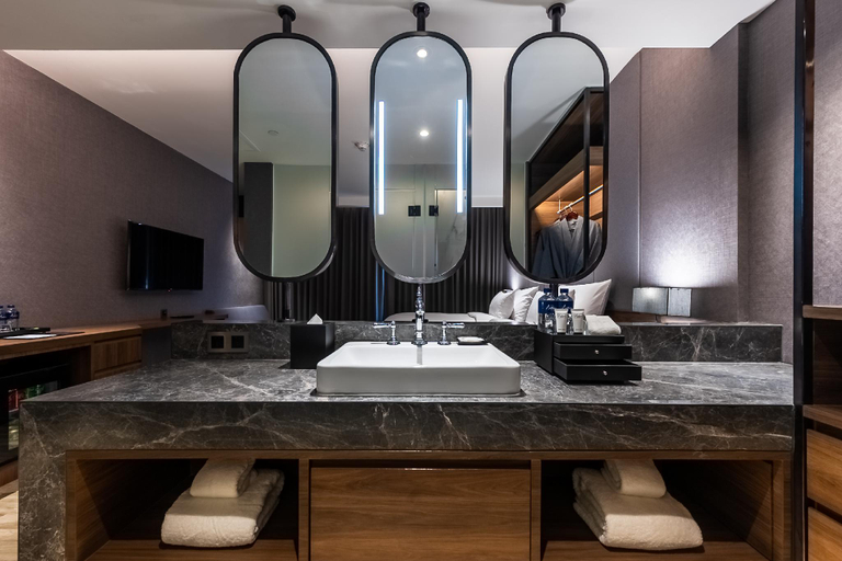 Bathroom 7