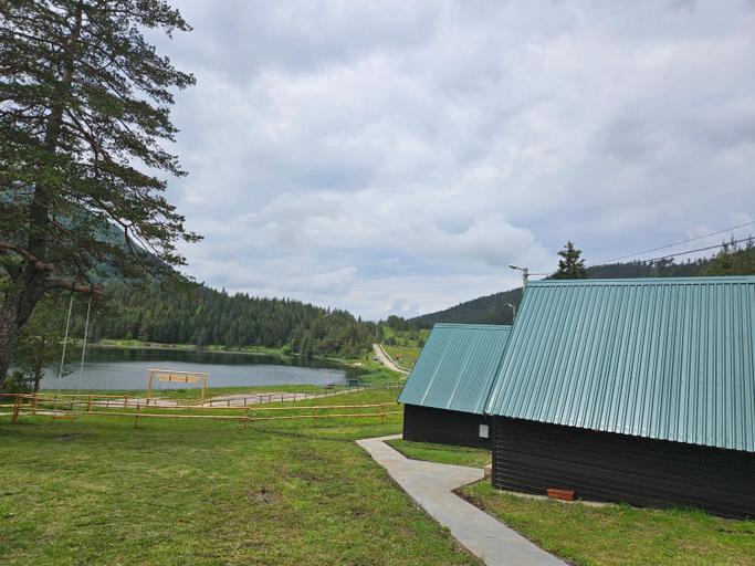 Others 2, Apartmani JEZERO