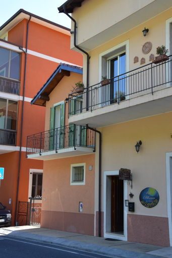 Exterior 6
