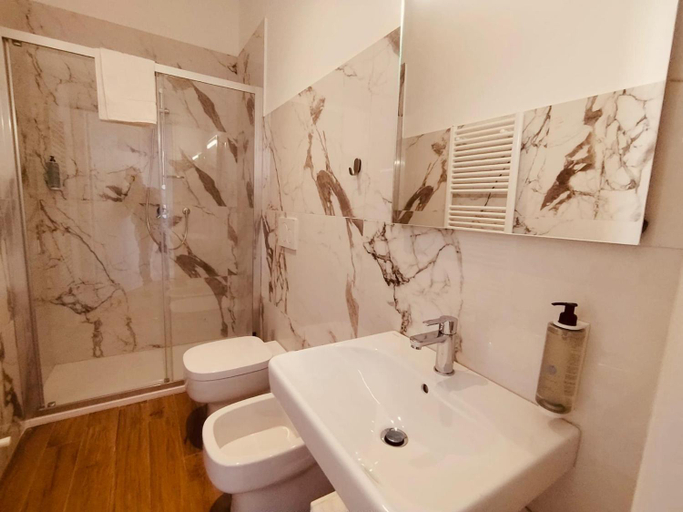 Bathroom 8