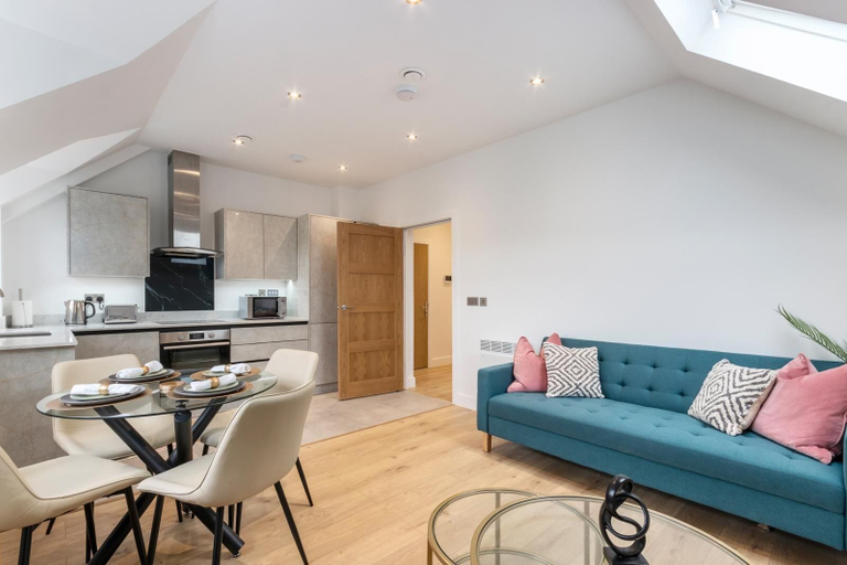 Others 5, Flat 3 Saarb Apartments, Surrey