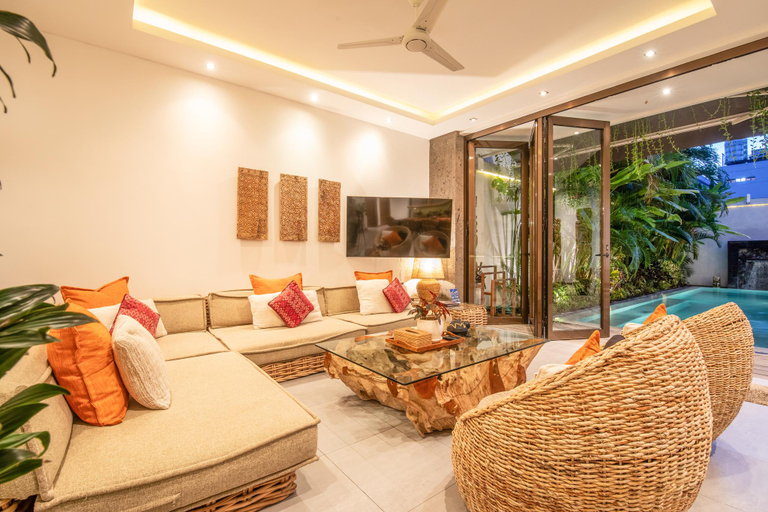 3, Incredible 4BR Villa 5 mins walk to the beach, Badung