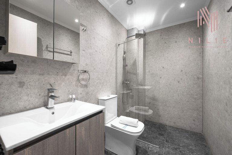 Bathroom 2, Bonsai Studios & Apartments, Nilie Hospitality MGMT, Central Macedonia
