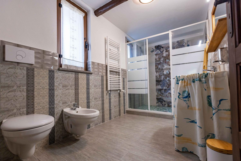 Bathroom 11