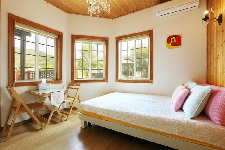 Bedroom 4, Buan (Byeonsanbando) Corelia Pension, Buan