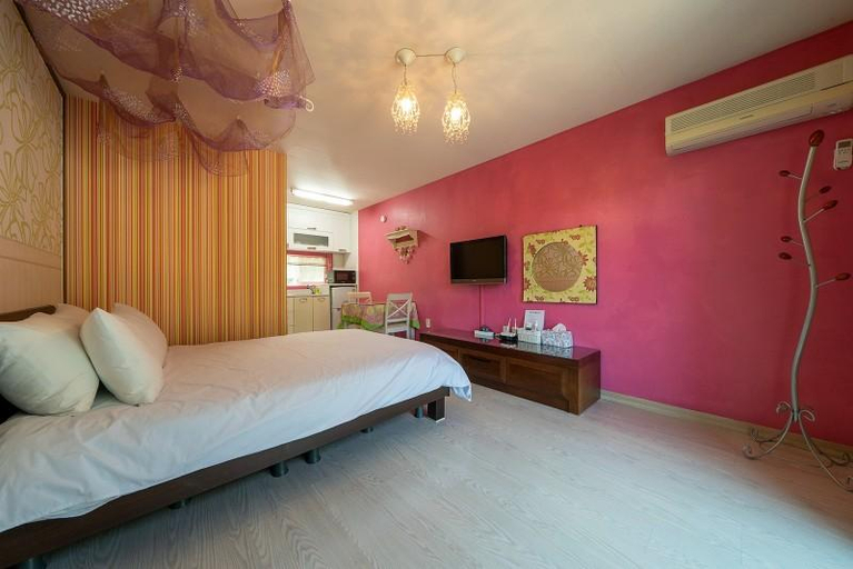 Bedroom 2, Yangyang Roselia Pension, Yangyang