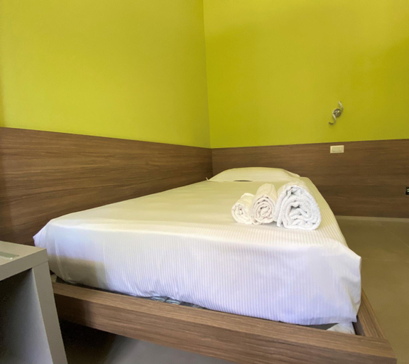 4, Levante apartment and room, Bari