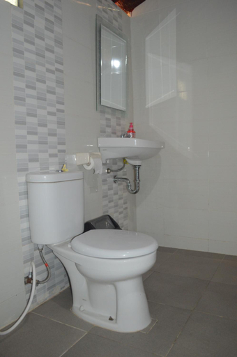 Bathroom 9