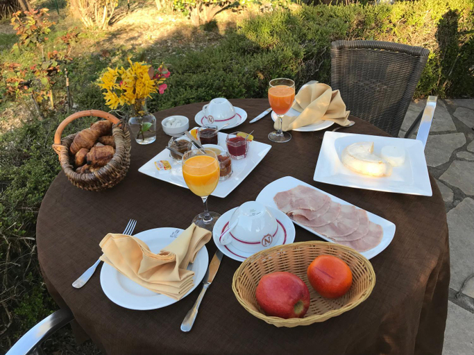 Food & Drinks, Chambre d'hotes une fenetre sur le Ventoux, Drôme
