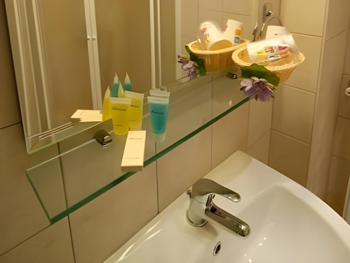 Bathroom 4, Tourist Boutique Hotel, Ionian Islands