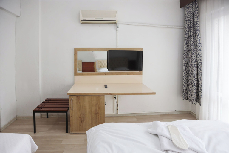 Bedroom 4, Özsoy Otel, Edremit