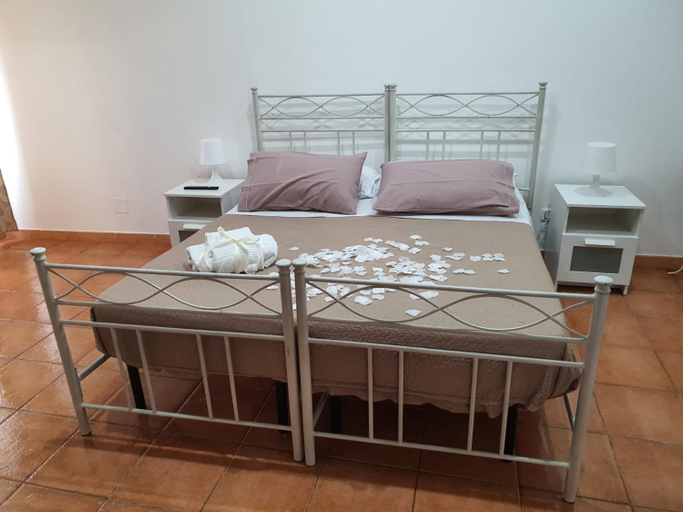 Others 4, Raggio di sole apartments, Taranto