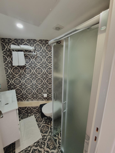 Bathroom 5, Saint Jacob Hotel