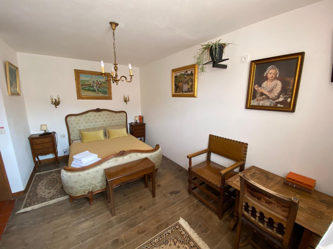 Others 4, Os-thel, Chambres a louer, Pyrénées-Orientales