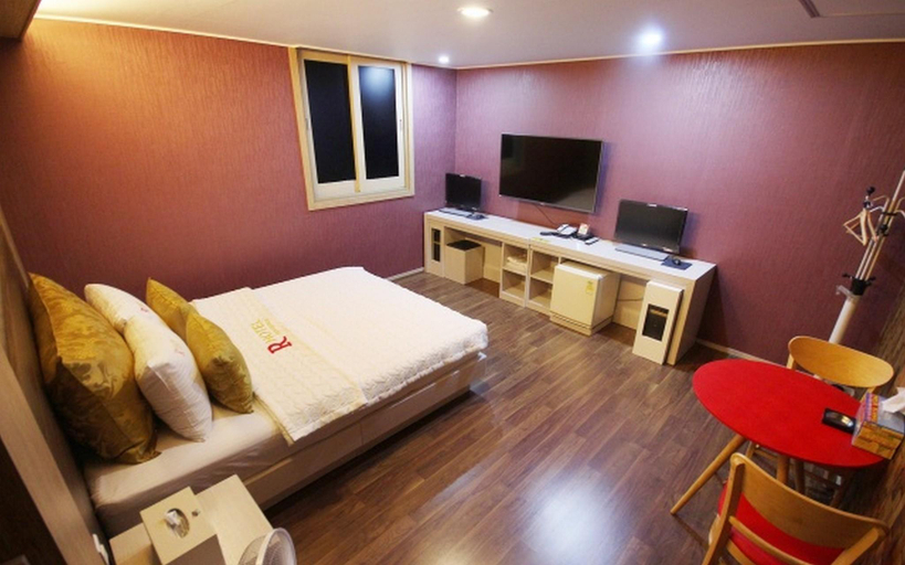 Residence Hotel R, Buk