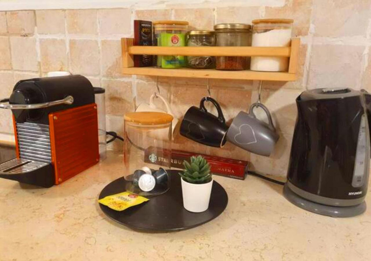 Others 5, Spacious and Peaceful 2BD with Mamad, Garden & Parking