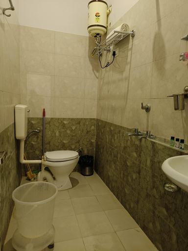 Bathroom 2, Green Club Farm, Ajmer