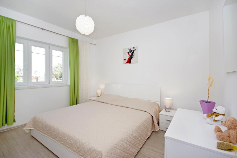 4, Vila Marin, Makarska
