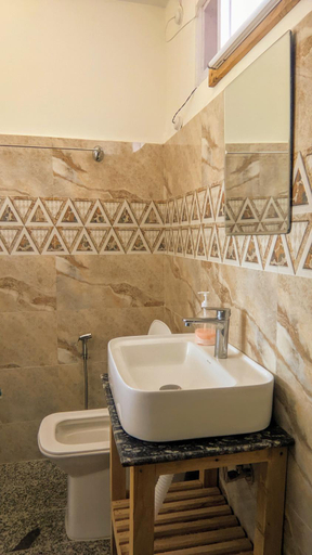 Bathroom 4, Dyar Koul, Shimla