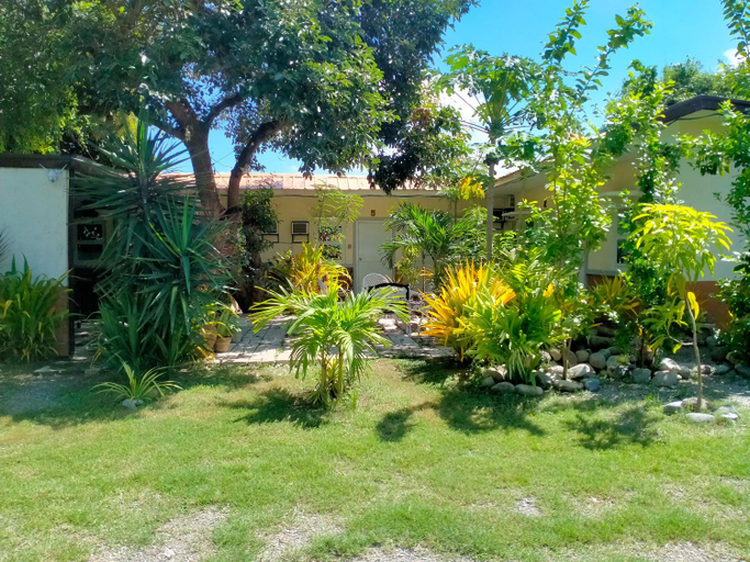 Exterior 8