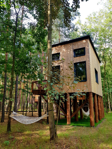 Exterior 18