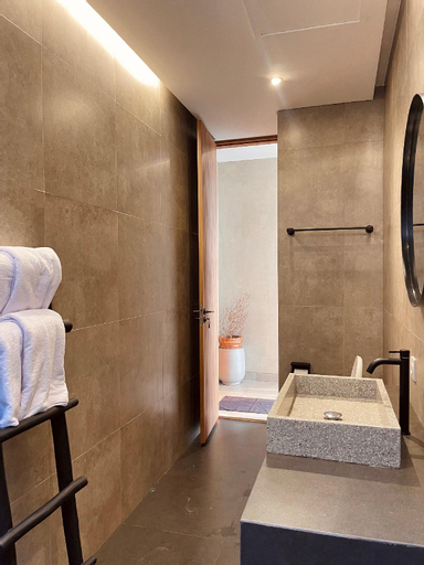 Bathroom 29