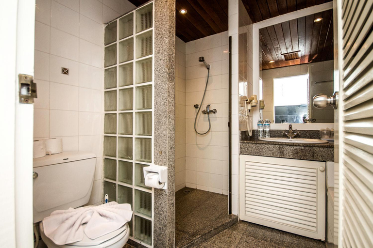 Bathroom 3, Bougainvillea Terrace House, Pulau Phuket