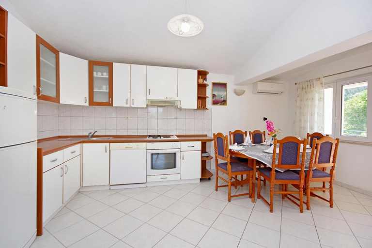 2, Vila Marin, Makarska