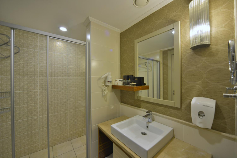 Bathroom 5, Side Crown Serenity Ultra All Inclusive, Manavgat