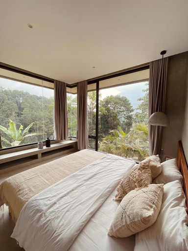Bedroom 18