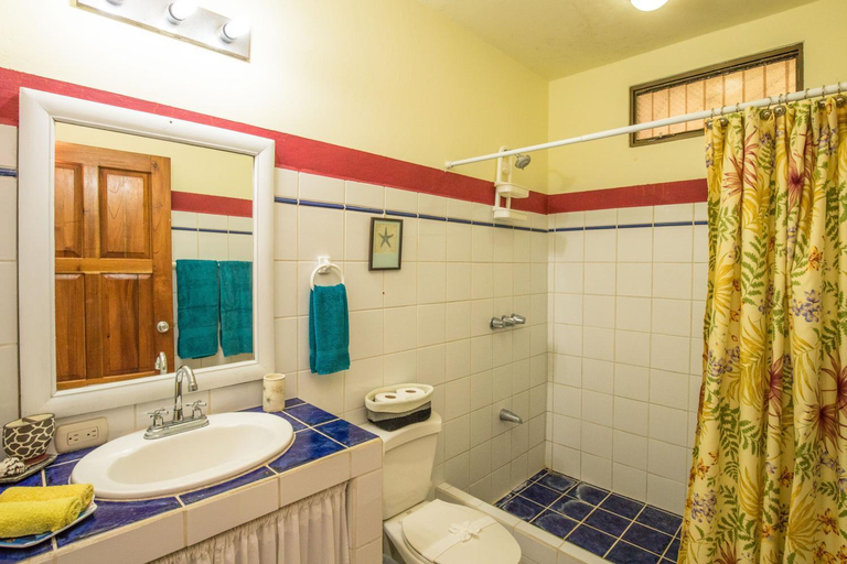 Bathroom 3, Kiskadee Casa Rainforest Home, Aguirre