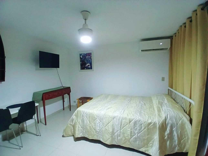 Bedroom 5, Desacansa como un rey, Santo Domingo Oeste
