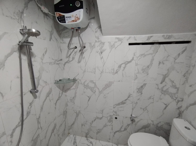 Bathroom 15