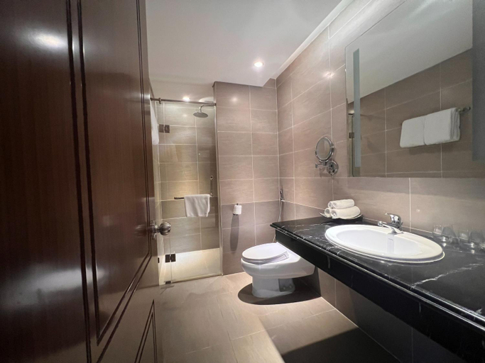 Bathroom 4, Luxury Apartment with Ocean View, Da Nang