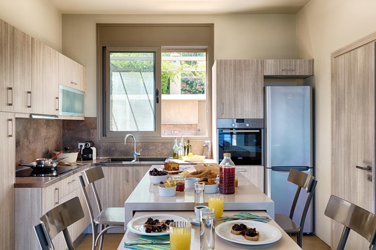 Others 2, Euphoria Suites, Peloponnese