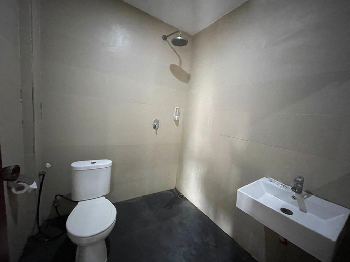 Bathroom 14