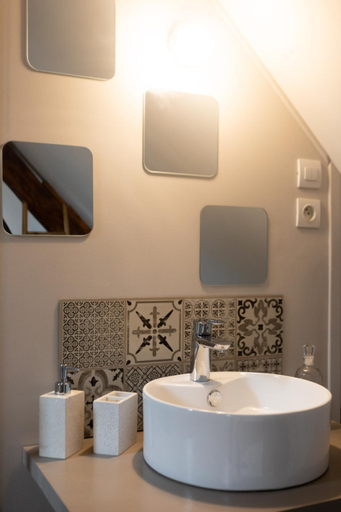 Bathroom 11