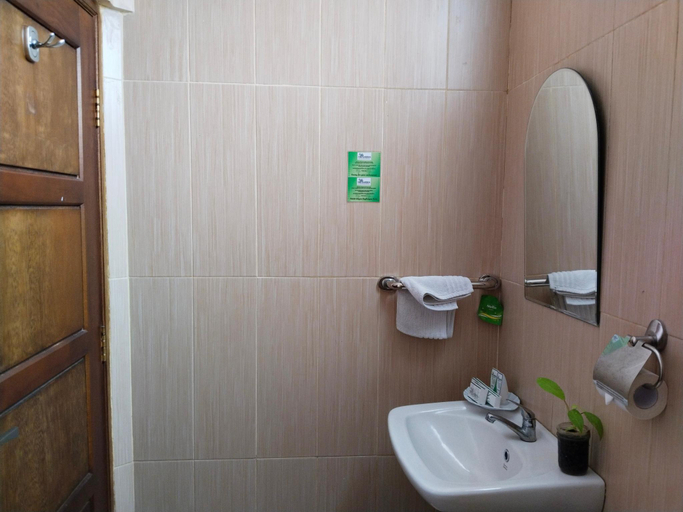 Bathroom 7