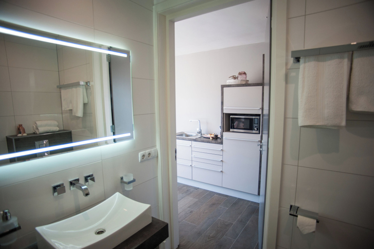 Bathroom 3, Hof van Alexander - Boutique Hotel, Schouwen-Duiveland