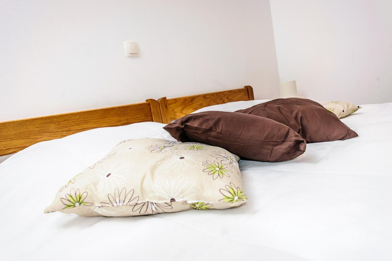 Others 5, Apartments & rooms Lucie, Posedarje
