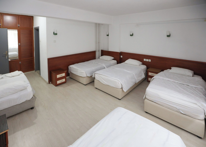 Bedroom 2, Özsoy Otel, Edremit
