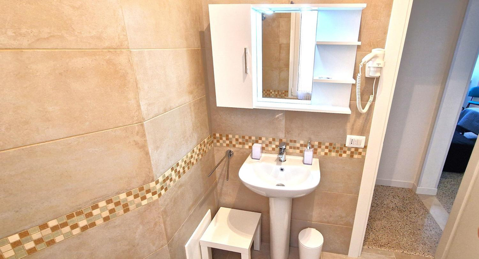 Bathroom, Cecilia Rome House, Rome