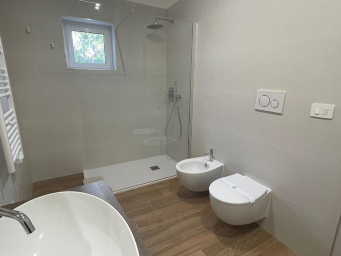 Shower, B&B Case Vacanza Orchidea marina di Macchia a Mattinata Gargano, Foggia