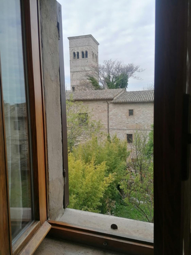 Others 5, Assisi Hus stanza tripla in appartamento, Perugia