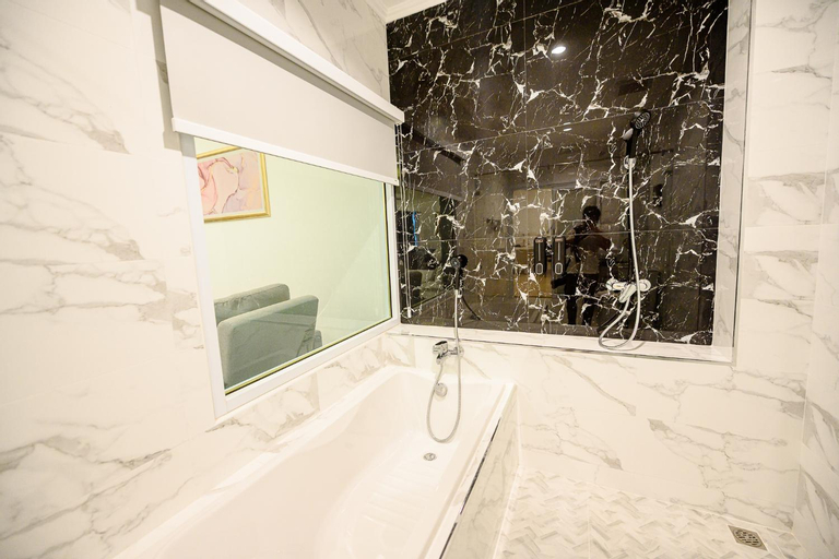 Bathroom 8