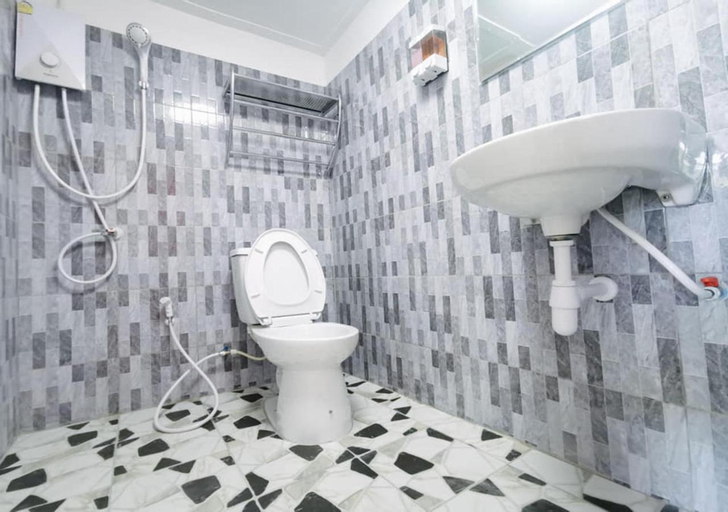 Bathroom 3